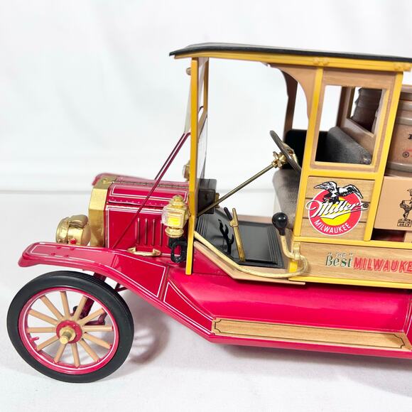 Franklin Mint 1913 Ford Model T Miller Beer Truck Barrels 1:16 Scale Red 1997 - Picture 8 of 16